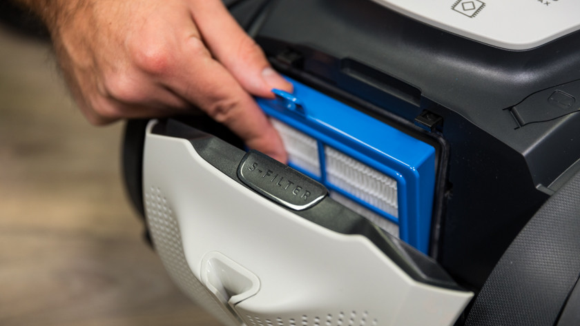 Replacing the vacuum filter without bag