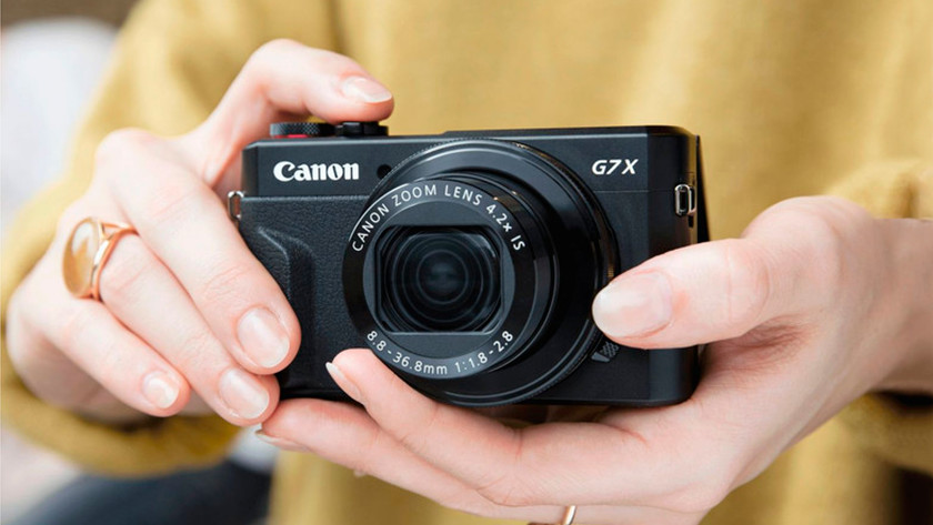 What is a compact camera?