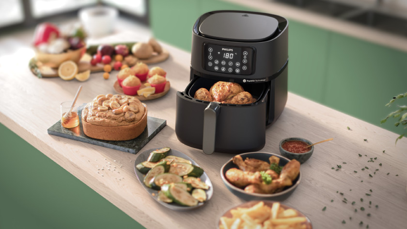 Philips airfryer with various dishes