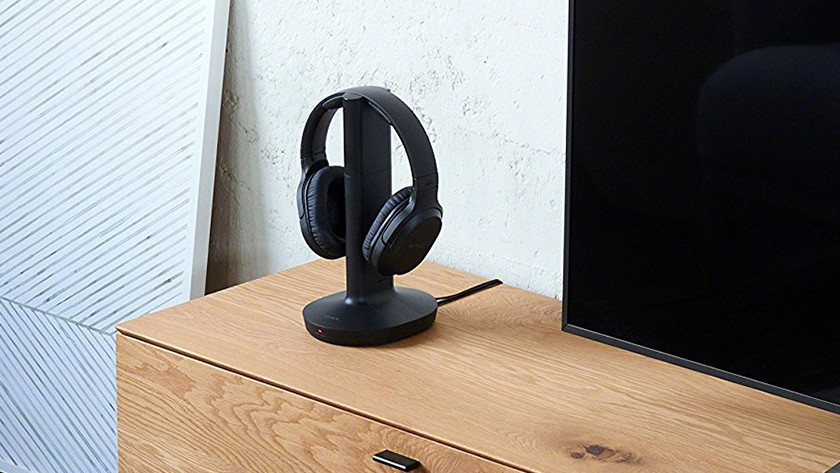 Omhoog gaan Stralend vers How do I connect my wireless headphones to my TV? - Coolblue - anything for  a smile