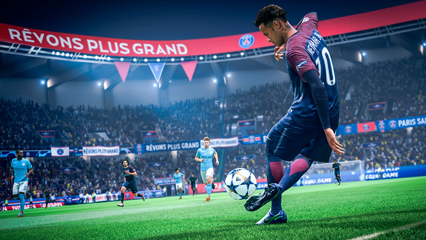 Neymar Junior kicks the ball in FIFA 19.