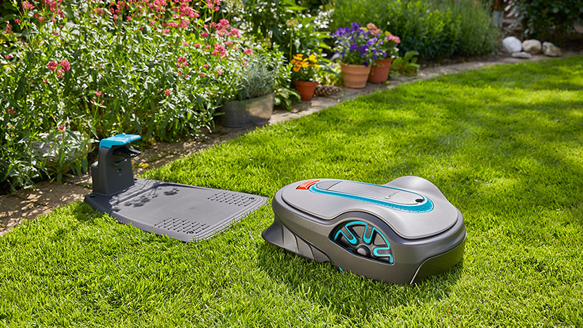 Random mowing pattern and fully automatic operation