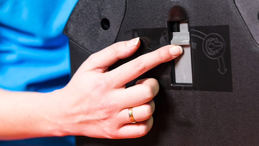 Aan de slag met de Maxi-Cosi Axiss - Coolblue - alles voor een glimlach