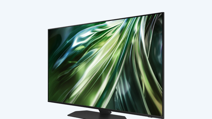 QN90D: good viewing angle and anti-glare coating