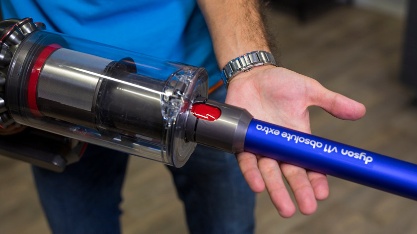 Aan de slag met de Dyson V11 steelstofzuiger - Coolblue - alles voor een  glimlach