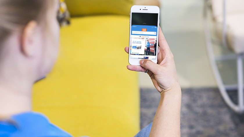 Hoe Bedien Je Apple Iphone Met 1 Hand Coolblue Alles Voor Een Glimlach