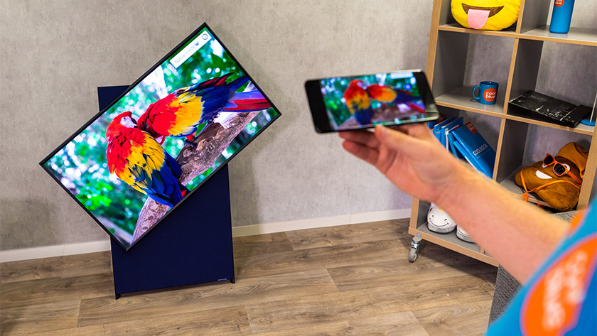 Expert review of the Samsung The Sero TV - Coolblue - anything for a smile