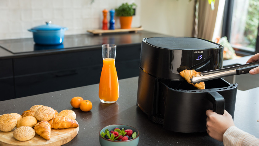 Airfryer with sandwiches