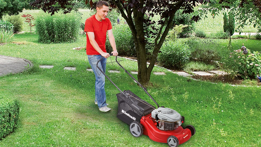 Gasoline lawn mower