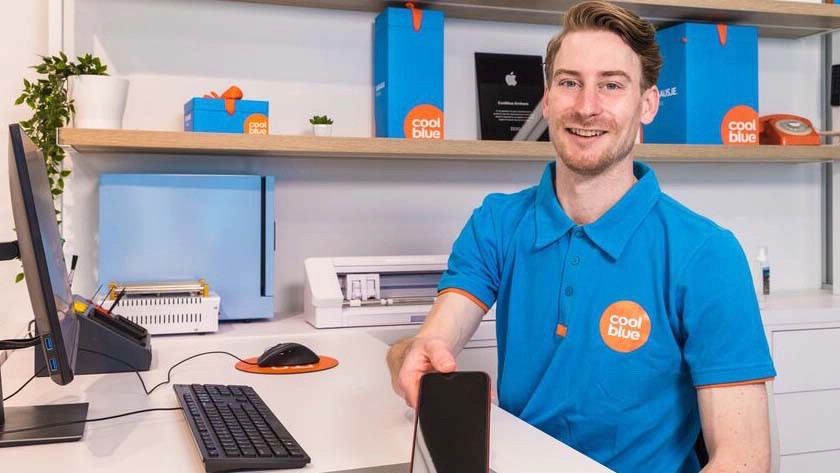 Screen protector service Coolblue store