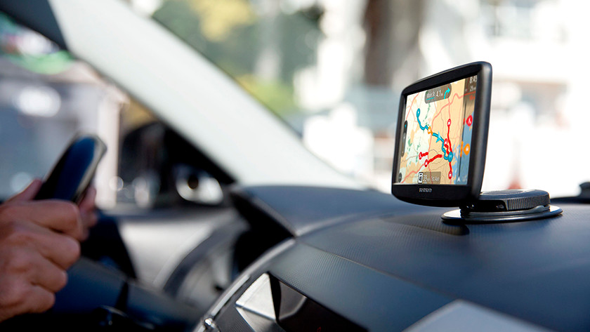 How do I choose a car navigation system? - Coolblue - Before 23:59 ...