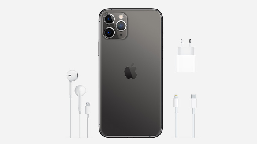 iPhone 12 Pro (Max) met kabel, oplader en EarPods