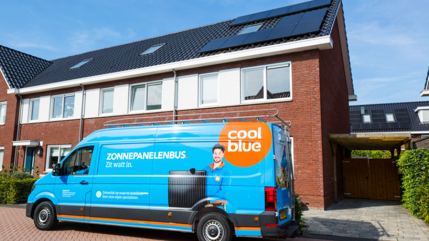 Coolblue solar panel van