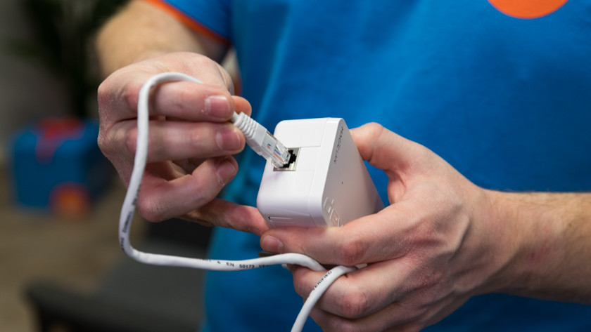 Powerline adapter aansluiten