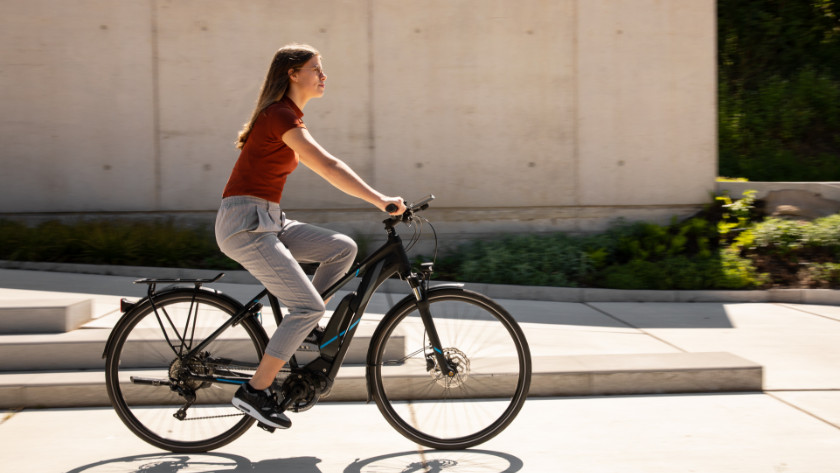 Vrouw op de fiets