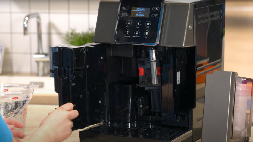 How do you descale your De'Longhi Perfecta EVO ESAM 420.80.TB ...