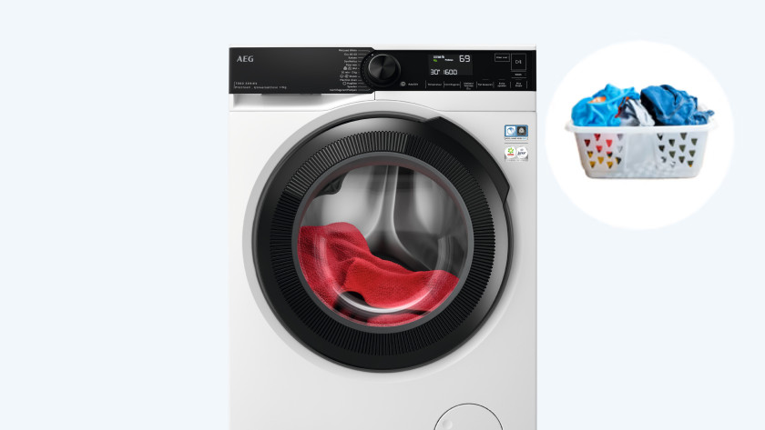 Washing machine with 8 or 10kg load capacity