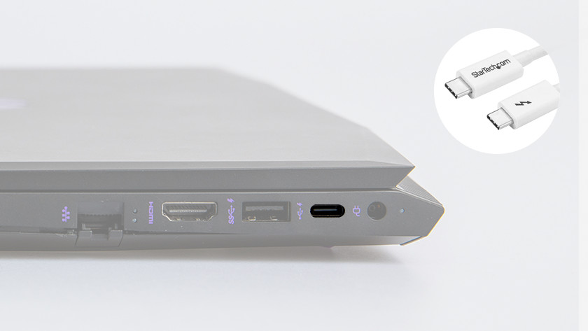 Conector Thunderbolt/USB-C en una computadora portátil.