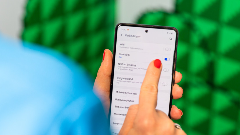 Schakel bluetooth in op je smartphone
