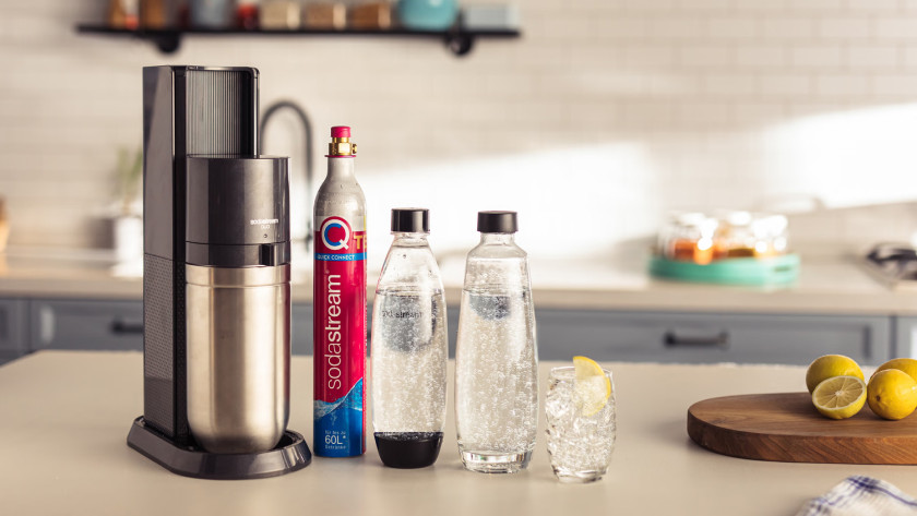 SodaStream met cilinder en flessen