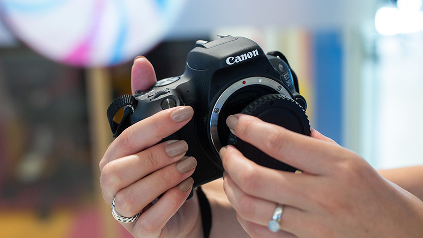 Getting started with the Canon EOS 2000D - Coolblue - anything for a smile