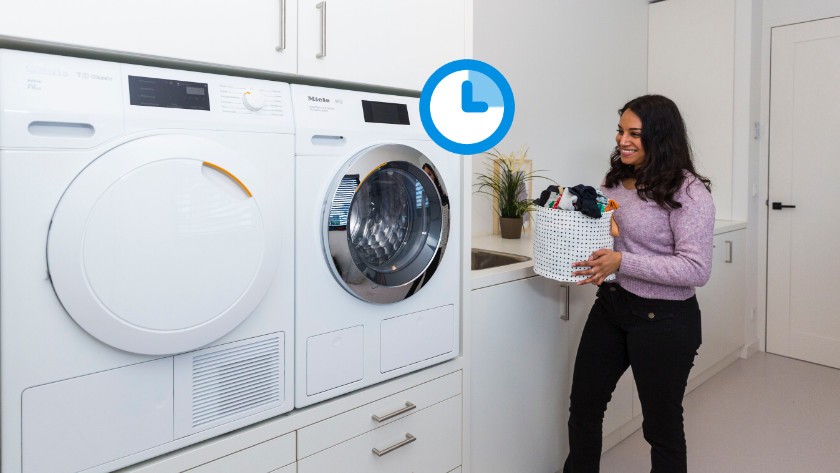 Washing machine that store dries clothes