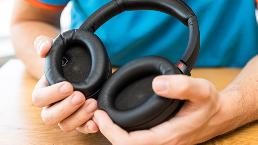 Compare the Sony WH 1000XM4 to the Bose Noise Canceling Headphones