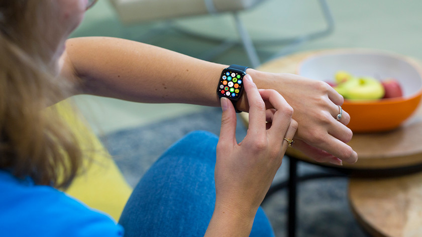 How do you listen to music with your Apple Watch Coolblue