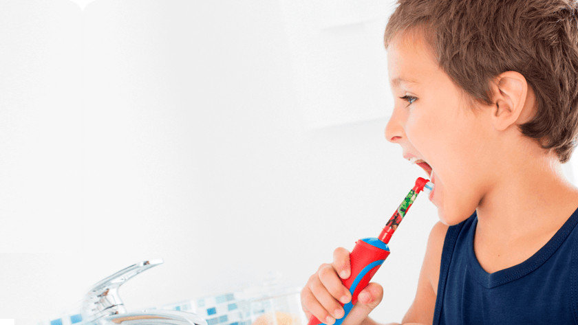 vredig biologie Onaangenaam Hoe kies je een kindertandenborstel? - Coolblue - alles voor een glimlach
