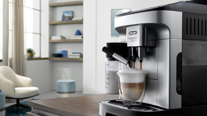 Compare the De'Longhi Magnifica EVO models - Coolblue - anything for a smile