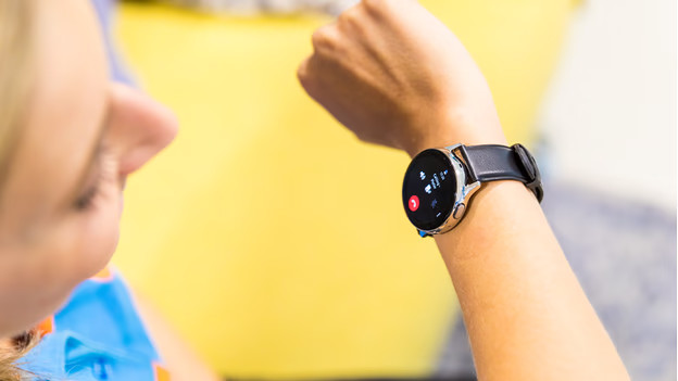 5 reasons why you need a smartwatch Coolblue anything for a smile