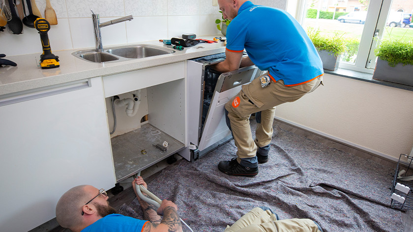 toewijding officieel pensioen Hoe sluit je een vaatwasser aan? - Coolblue - alles voor een glimlach