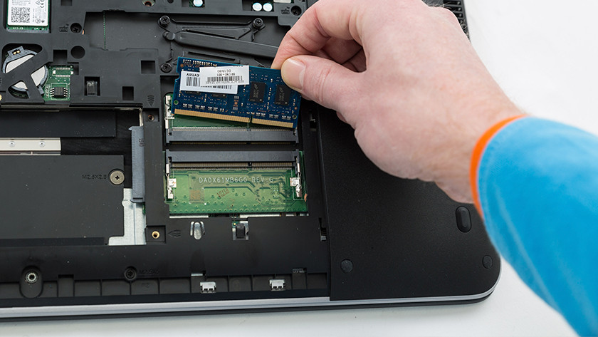 How do you replace the RAM in a laptop? - Coolblue - anything for