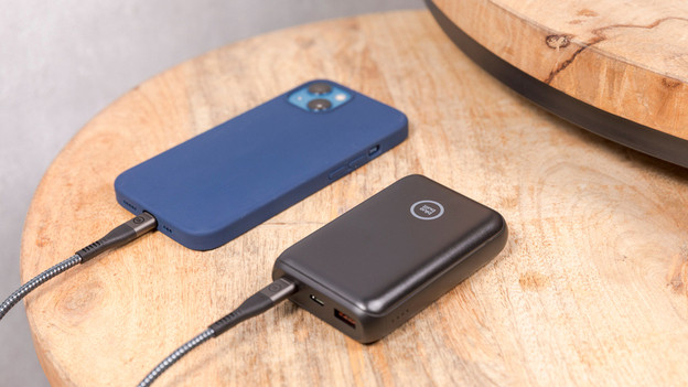 How do you choose the best iPhone power bank? - Coolblue