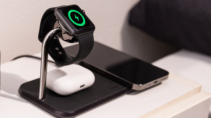 iPhone 15 : grâce à l'USB-C, vous pouvez désormais charger vos AirPods et  l'Apple Watch avec votre smartphone