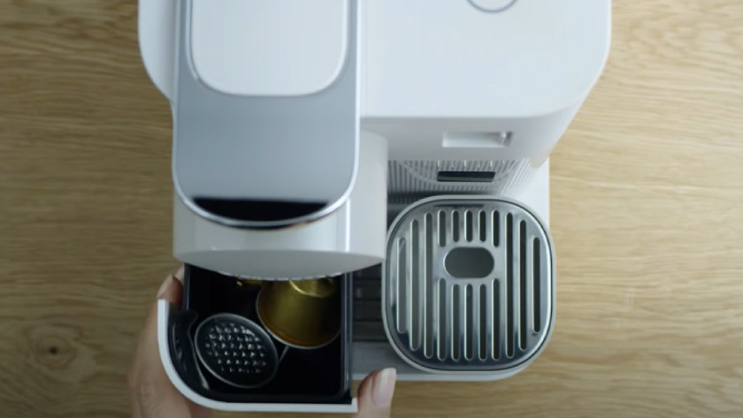 How do you descale your Nespresso Lattissima One Coolblue