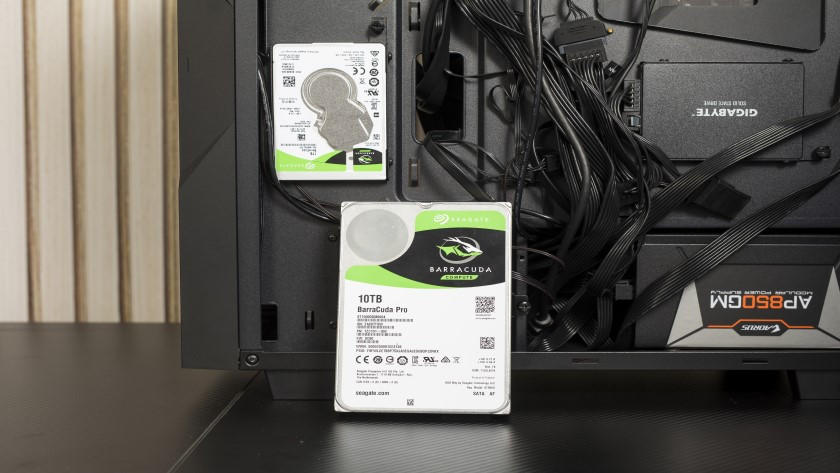 Which uses more power, an HDD or an SSD?