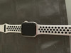 Apple Watch SE 40mm Space Gray Aluminium Zwarte Sportband (Afbeelding 33 van 78)