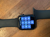 Apple Watch SE 44mm Space Gray Aluminium Zwarte Sportband (Afbeelding 9 van 78)