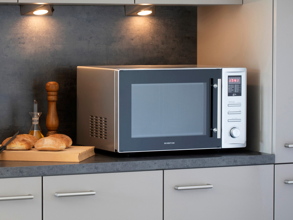 Cheap microwave: what you should keep in mind - Coolblue - anything for a  smile
