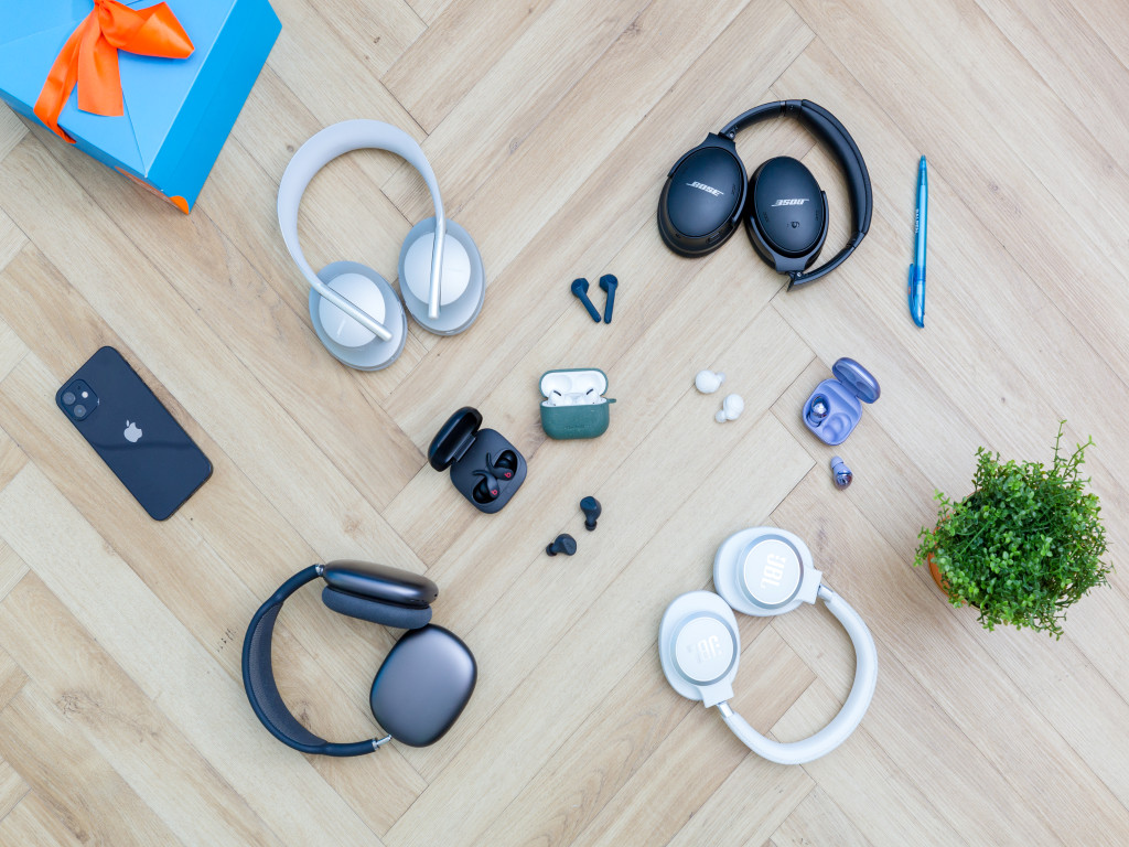 Accessories for earbuds and headphones