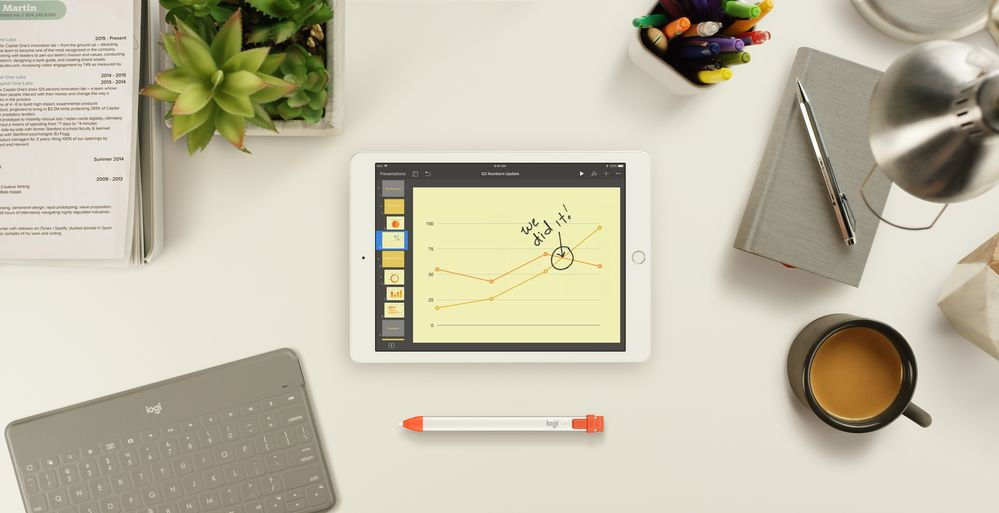 Logitech Crayon Digital Pencil voor Apple iPad product in gebruik