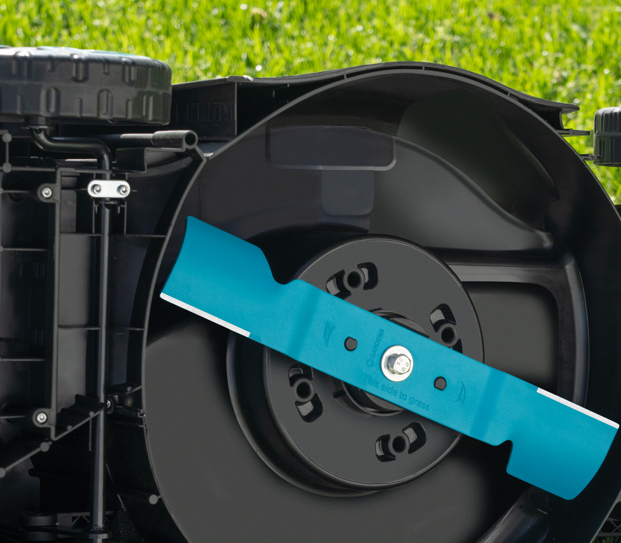 Gardena PowerMax 37/36V P4A Set – Akumulatorowa kosiarka Compact 37 cm – W WYCIECIE!