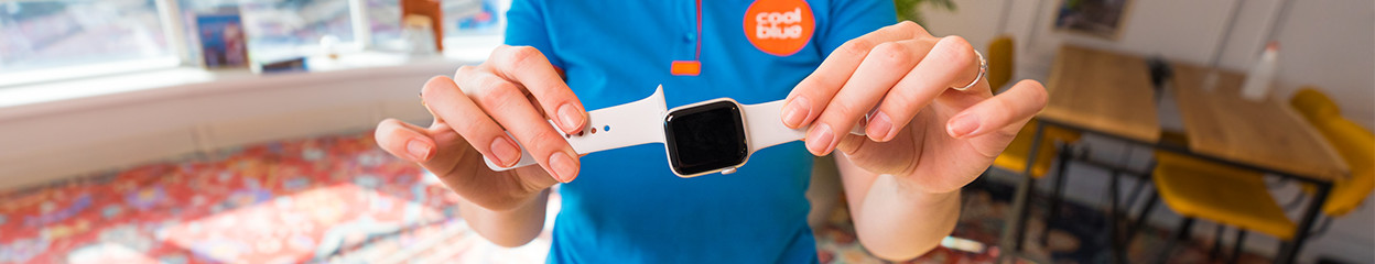 How do you change the strap of your Apple Watch?