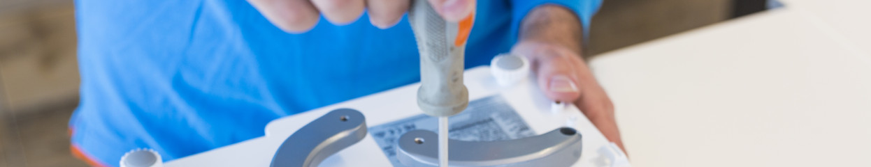 How do I install the BlueBuilt adjustable universal projector mount?