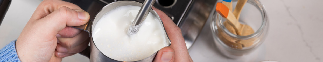 Hoe schuim je melk op met een stoompijp?
