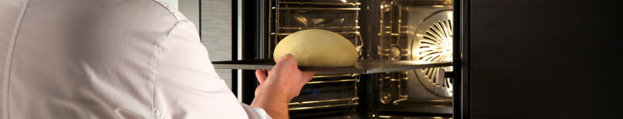 How do you choose an oven for baking bread?