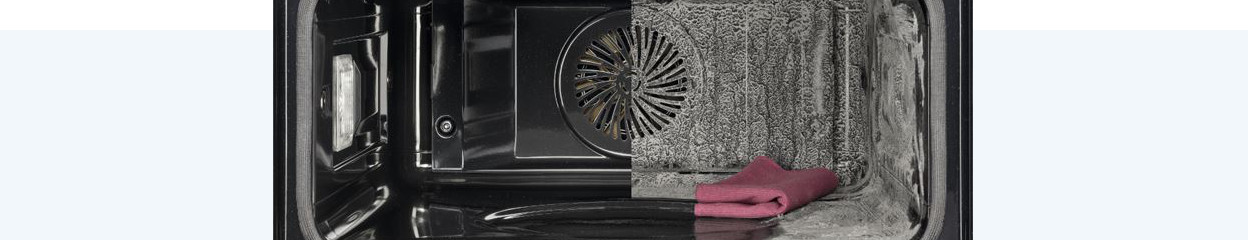What are the cleaning systems of an oven?