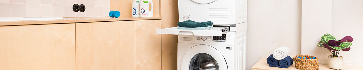 How do you install the BlueBuilt stacking kit?