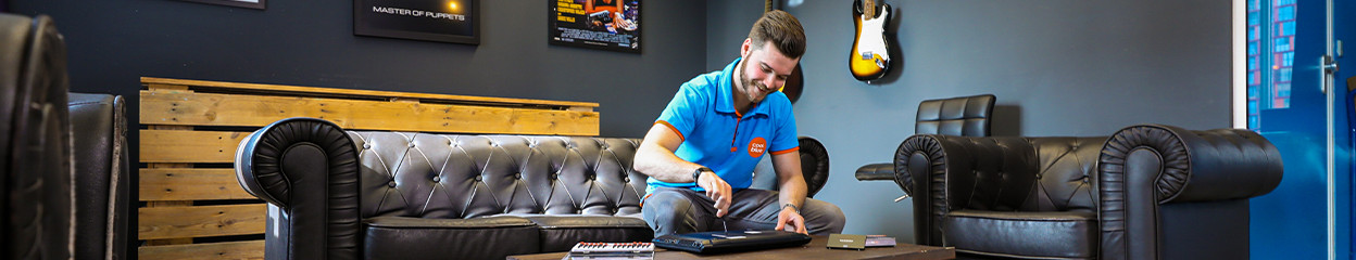 Hoe installeer je een 2,5 inch SSD in een laptop?